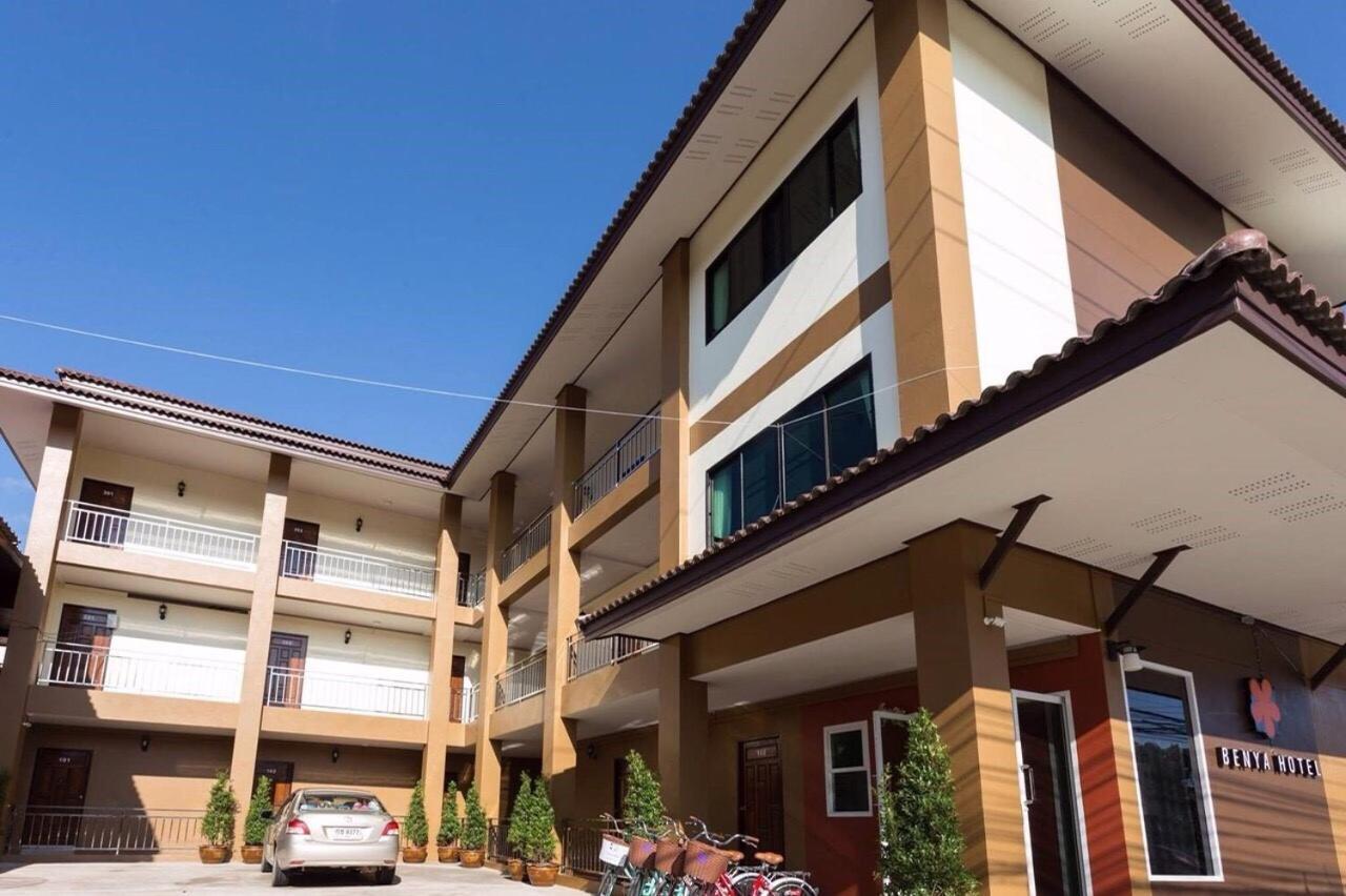 Benya Hotel Nan Esterno foto